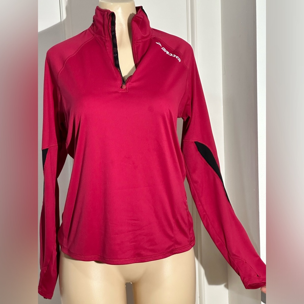 Brooks Equilibrium Technology Running
Top Size Large